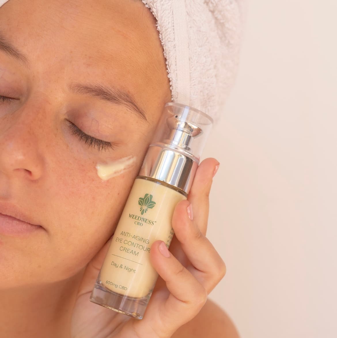 Contorno de ojos antiedad con efecto bótox 24h